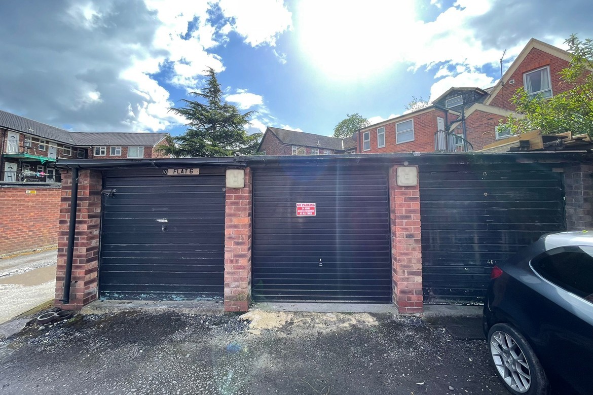 Images for Garage, Whiteoak Road, M14 EAID:20966 BID:20966